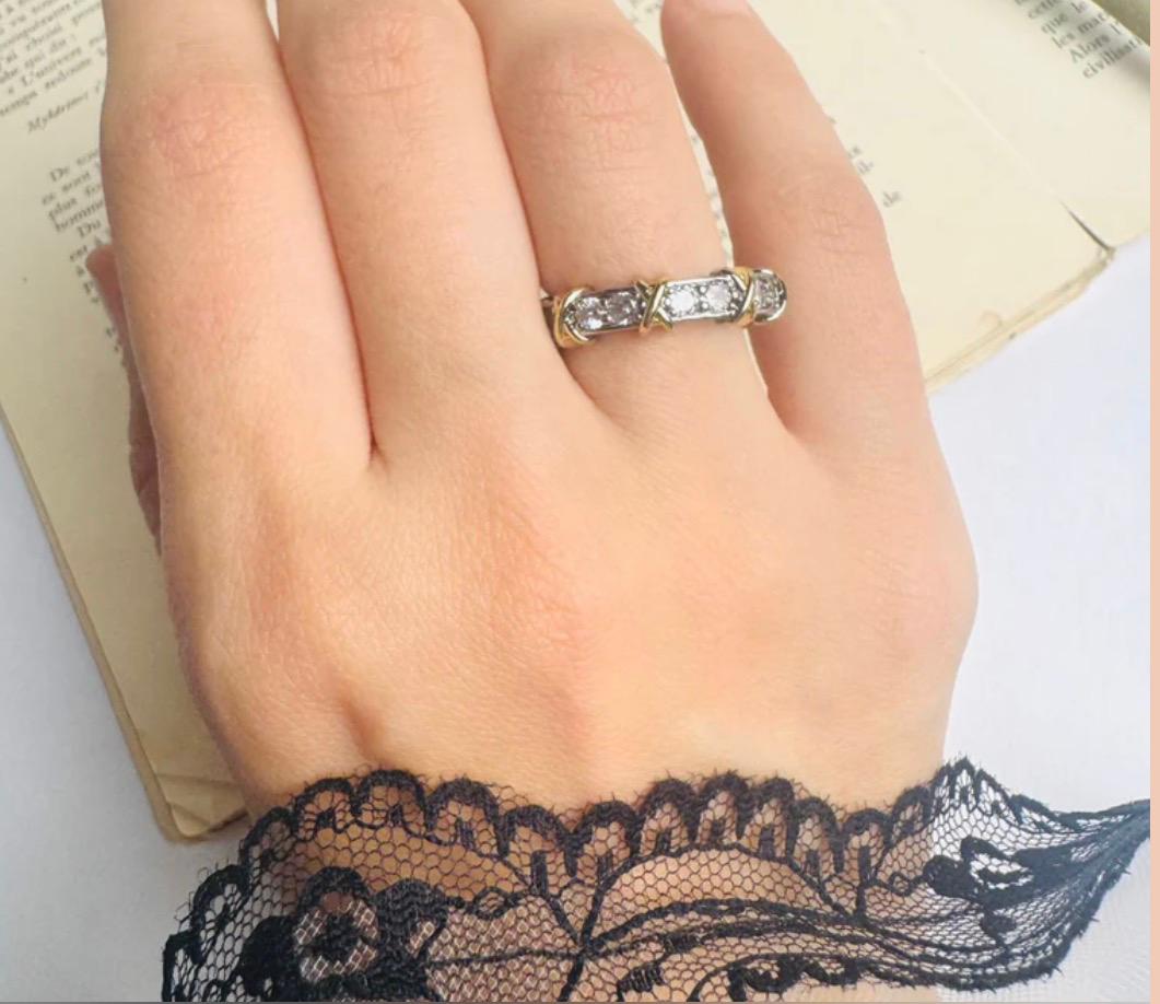 Cross Strus Zircon Ring (free size)