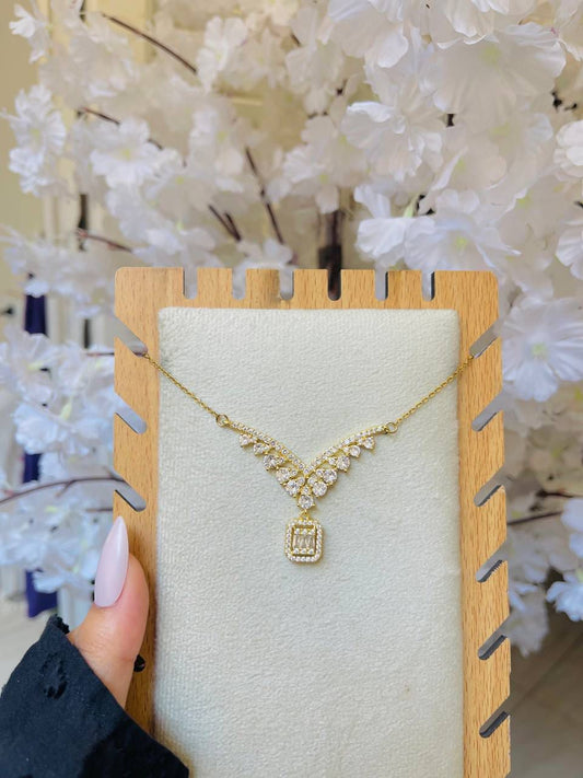 Zircon color necklace
