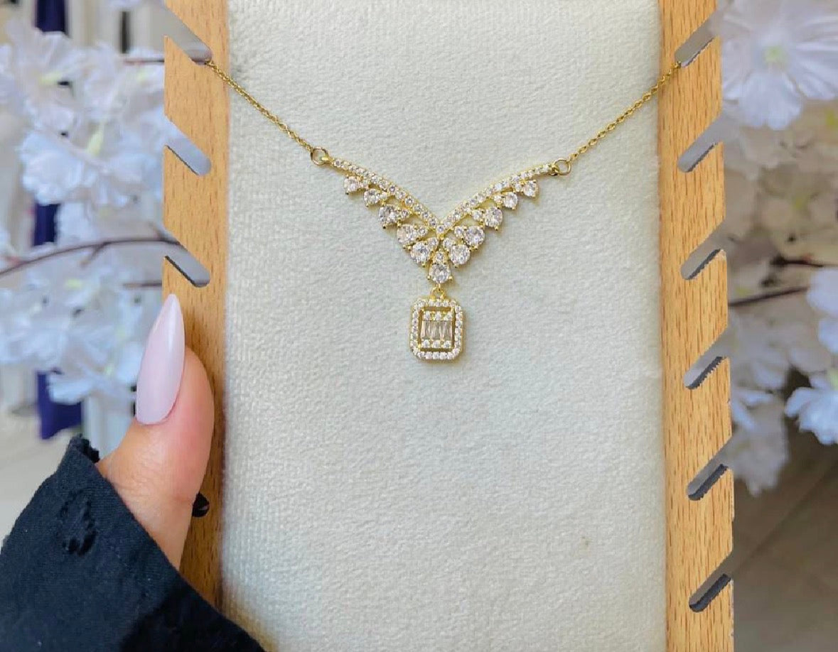 Zircon color necklace