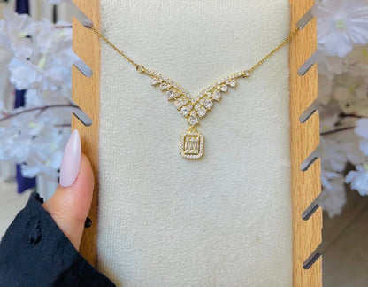 Zircon color necklace