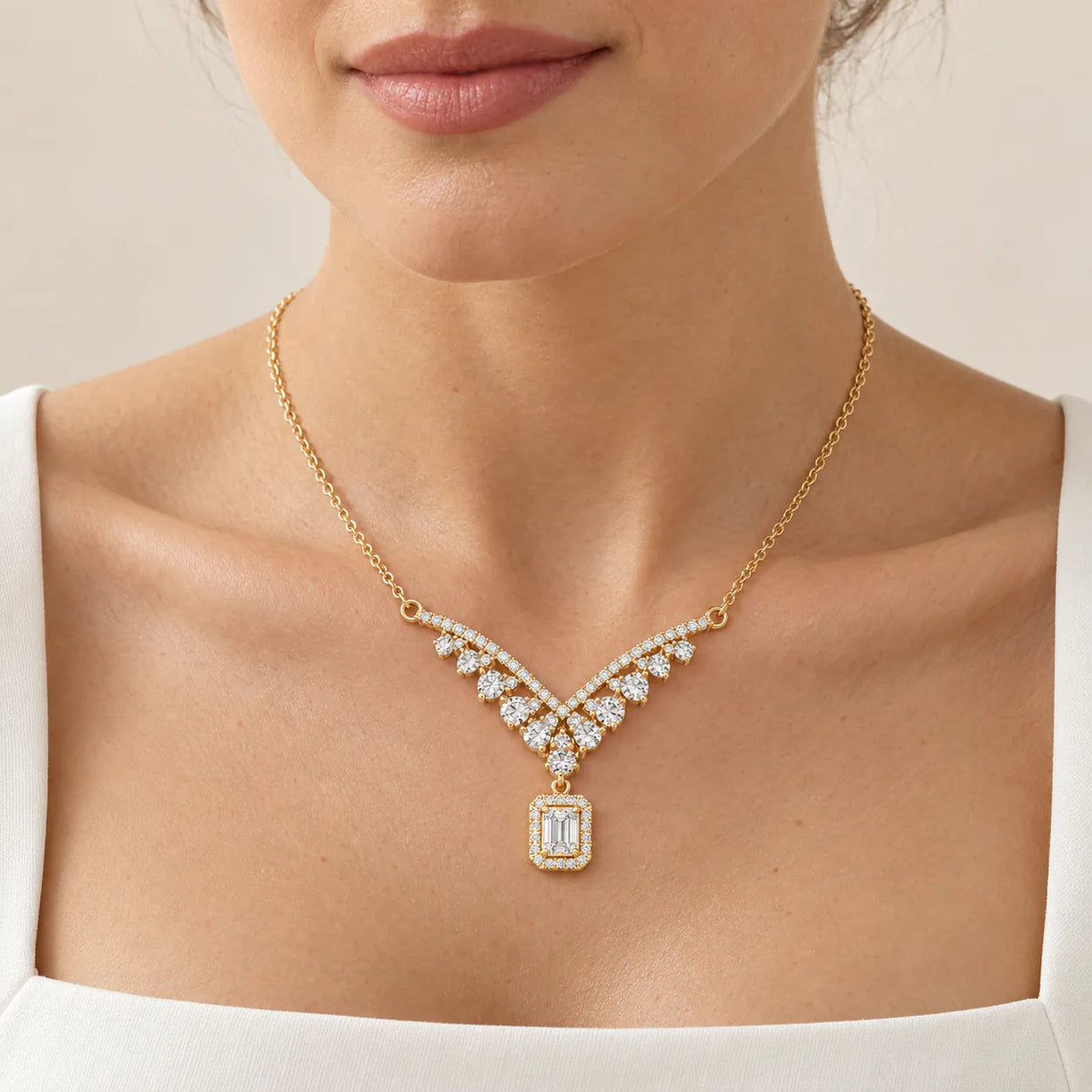 Zircon color necklace - on model